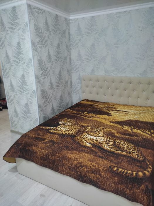 Продам двуспальную кровать.