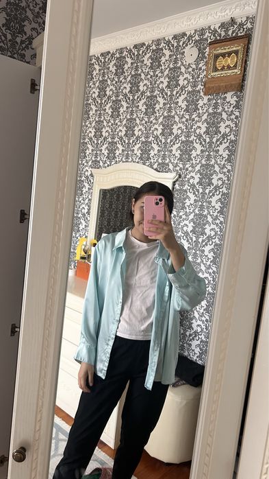 Рубашки почти новые