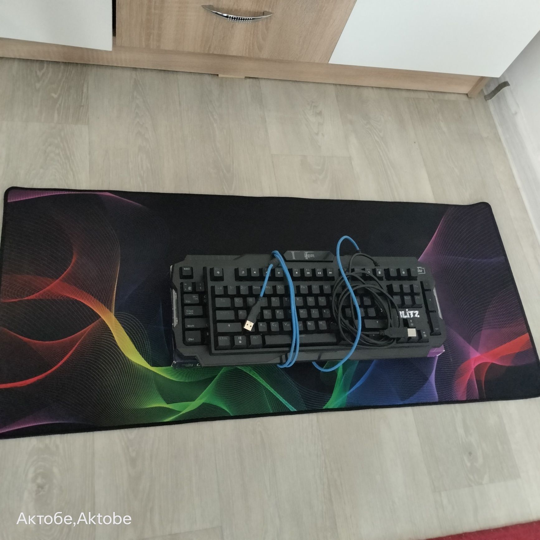 Продам Клавиатура и коврик игровая