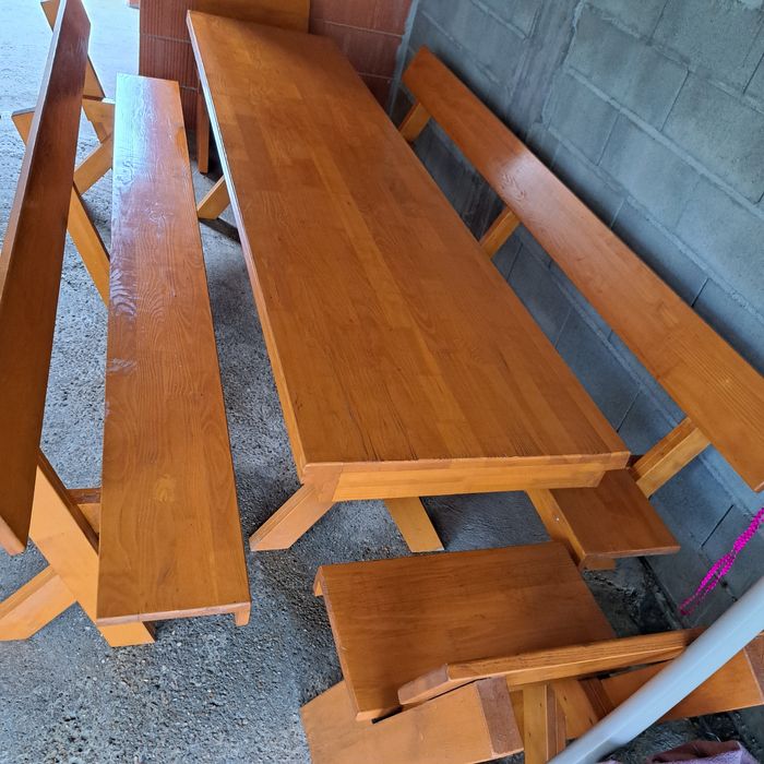 Set de terasa  compus din :masa 3metri lungime/70 cm  ,,2banci ,2 scau