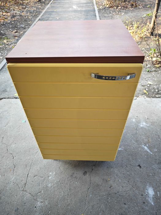 Тумба станция метро Москва