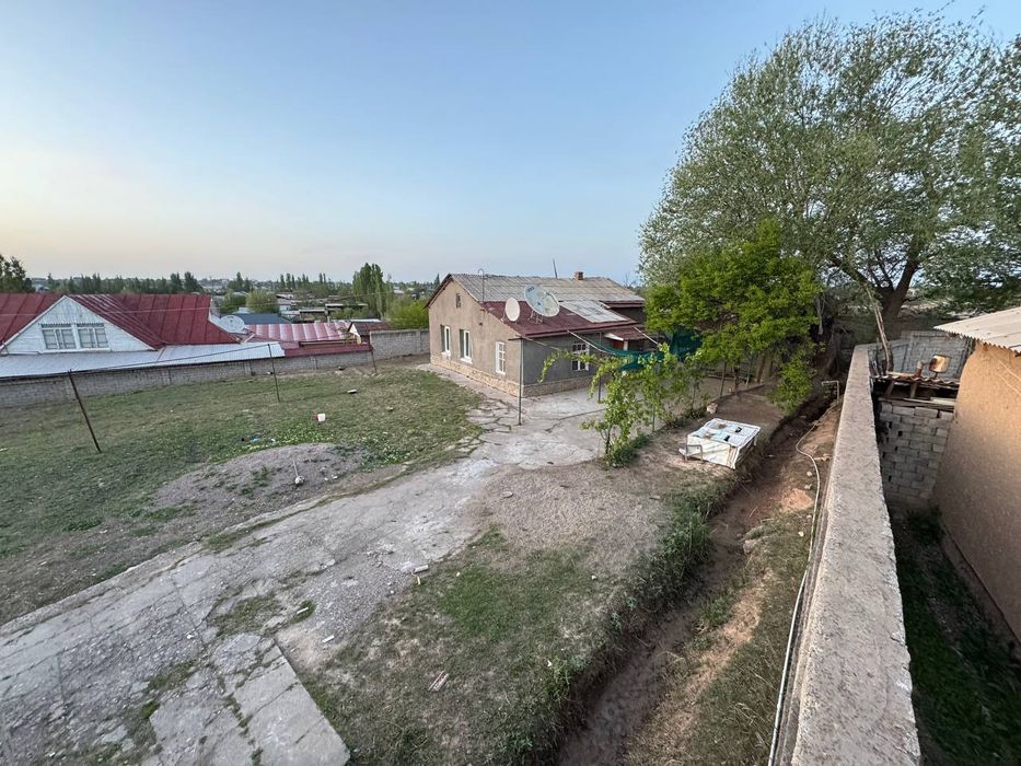 Toshkent viloyati Qibray tumani 16.5 sotix hovli sotiladi