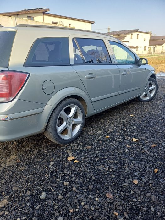 Vând  Opel  astra H 1.6 twinport benzina  si gpl