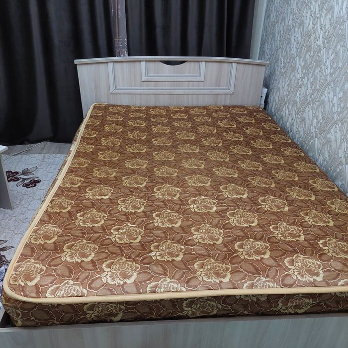 Кровать двухместная