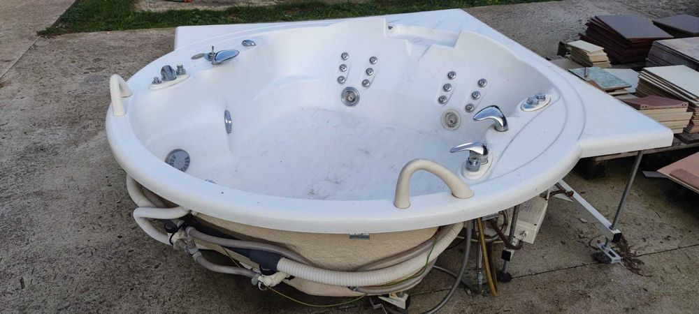 vand cada de baie, rotunda, de colt, cu hidromasaj, model premium