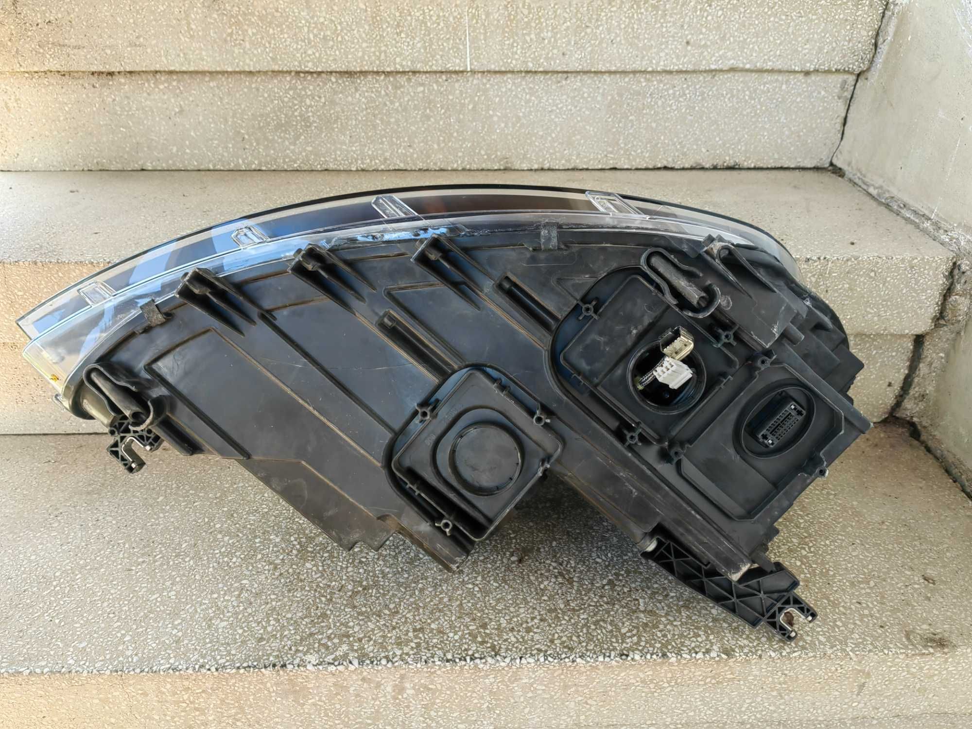 Фарове Seat Alhambra Xenon ляв десен / Фар Сеат Алхамбра Оригинални