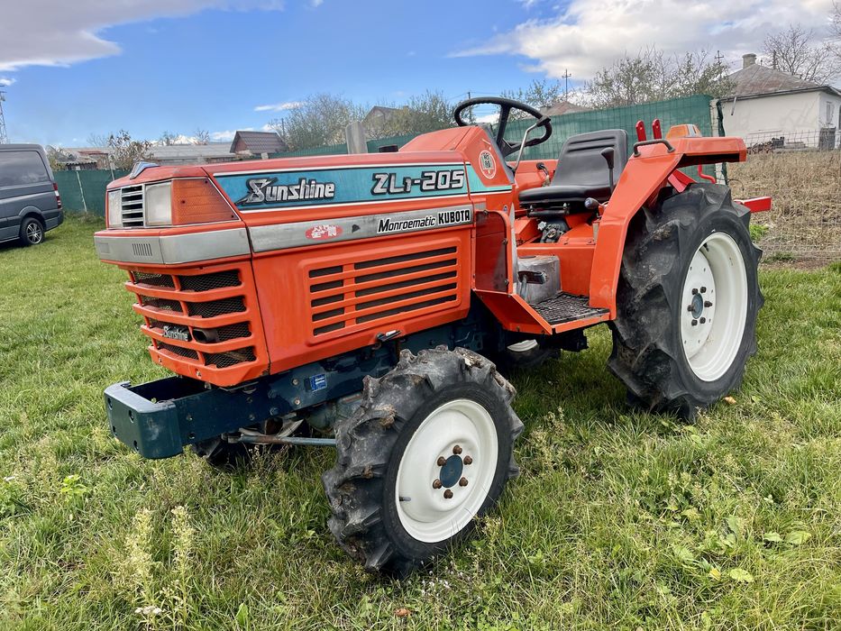 Tractor 4x4 Kubota L1-205