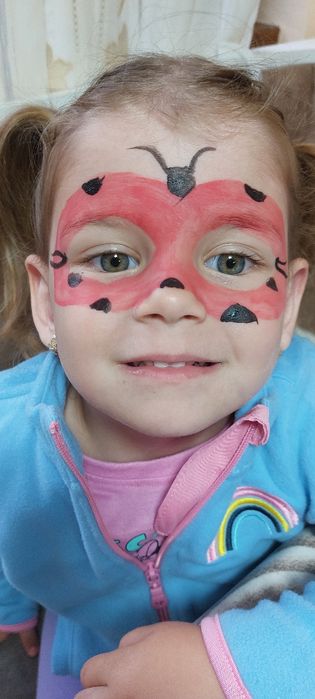 Mascote Minnie și Mickey,  pictură pe față..