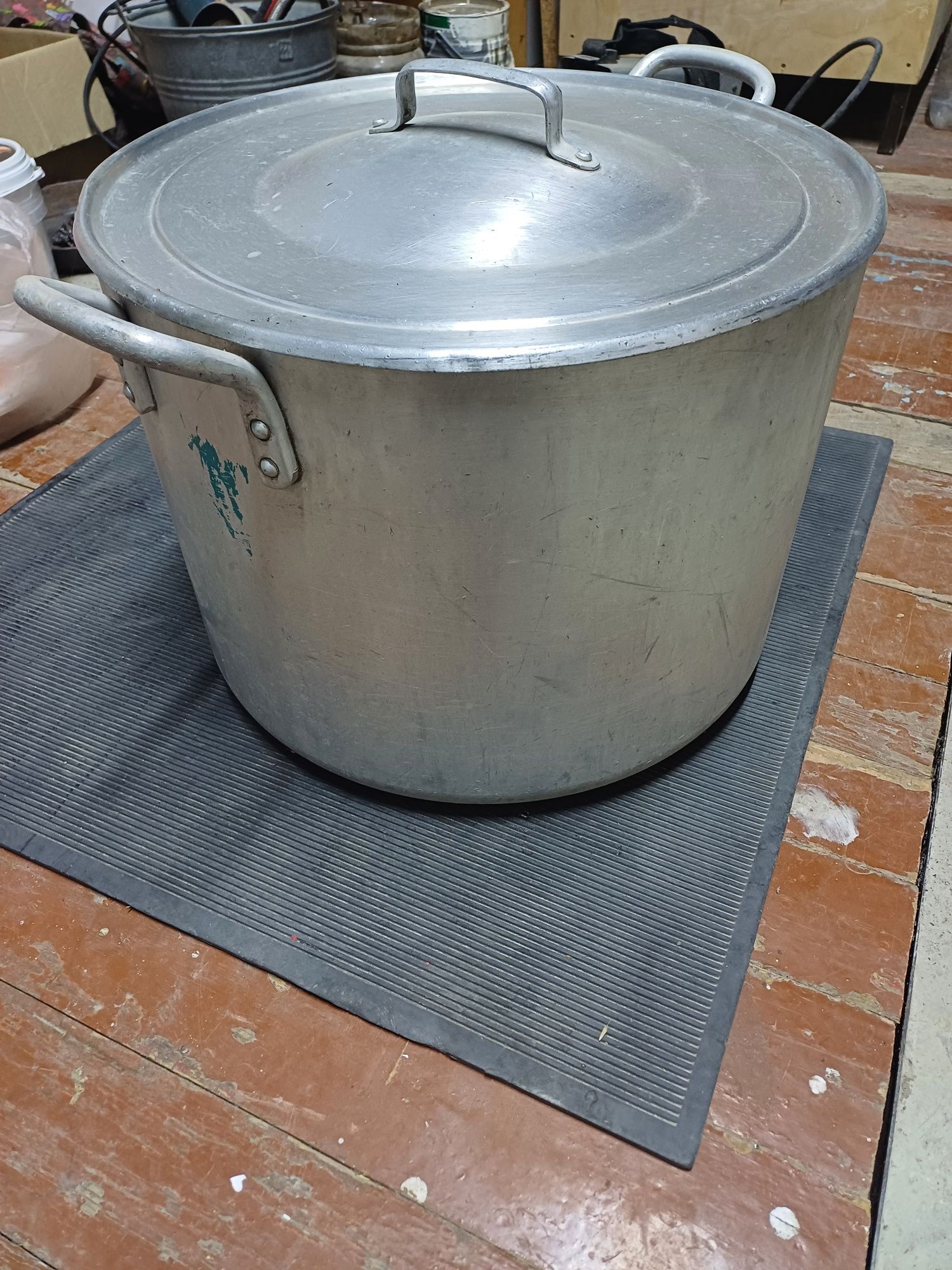 Большая кастрюля