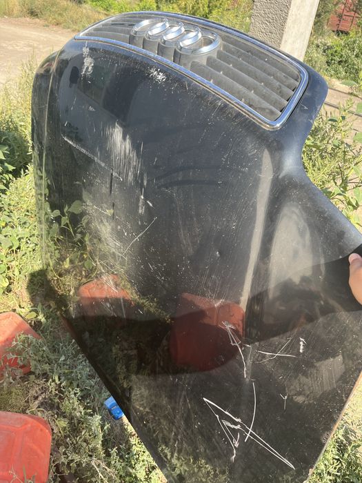 Капот от ауди А6 С4