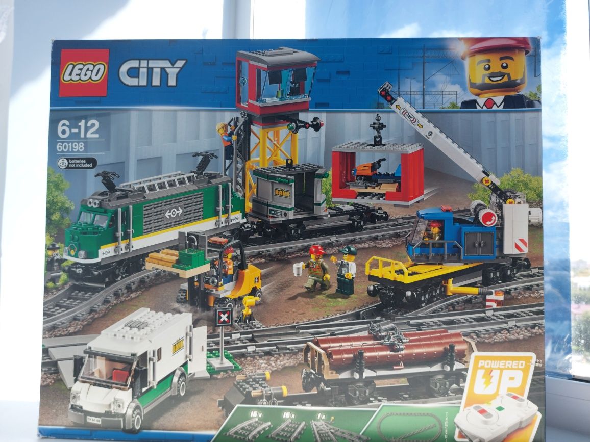 Конструктор LEGO Город Товарный поезд 60198, деталей 1226 шт