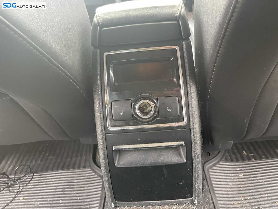 Afisaj Display Clima Climatronic cu Buton Butoane Incalzire Spate Bancheta Pasageri Skoda Superb 2 2008 - 2015