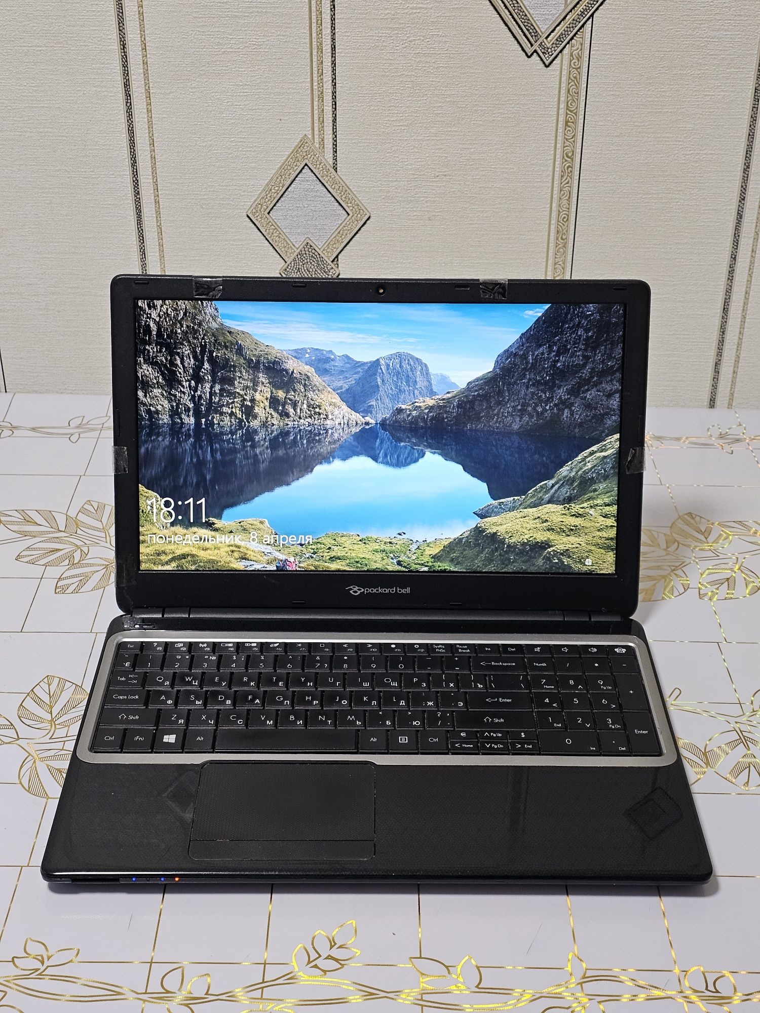 Ноутбук Packard Bell (Acer)