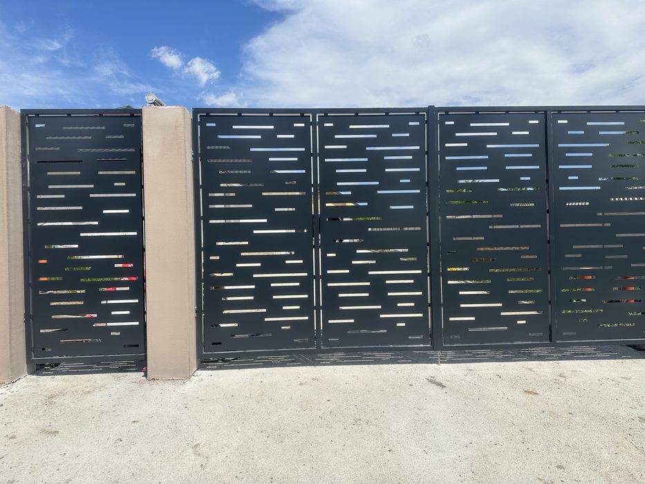 Porti garduri din tabla decupata