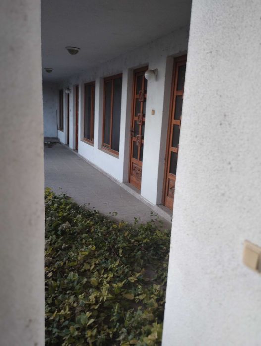 Продавам спешно Къща с двор