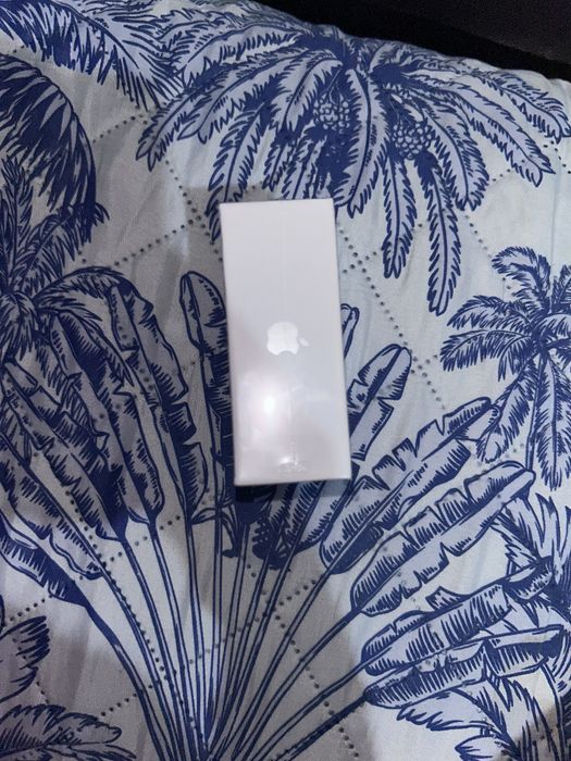 AirPods 4 noise cancelling/ANC