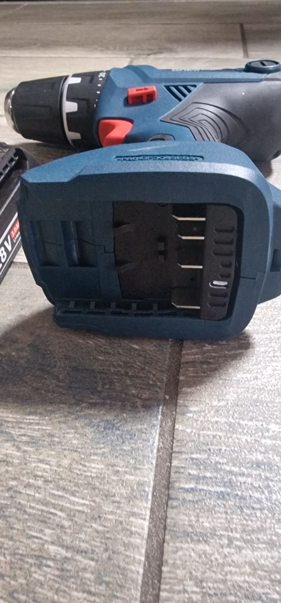винтоверт BOSCH GSB 18V-21