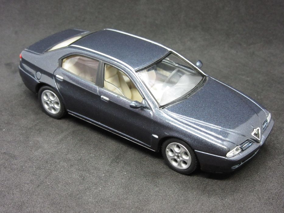 Macheta Alfa Romeo 166 Solido 1:43