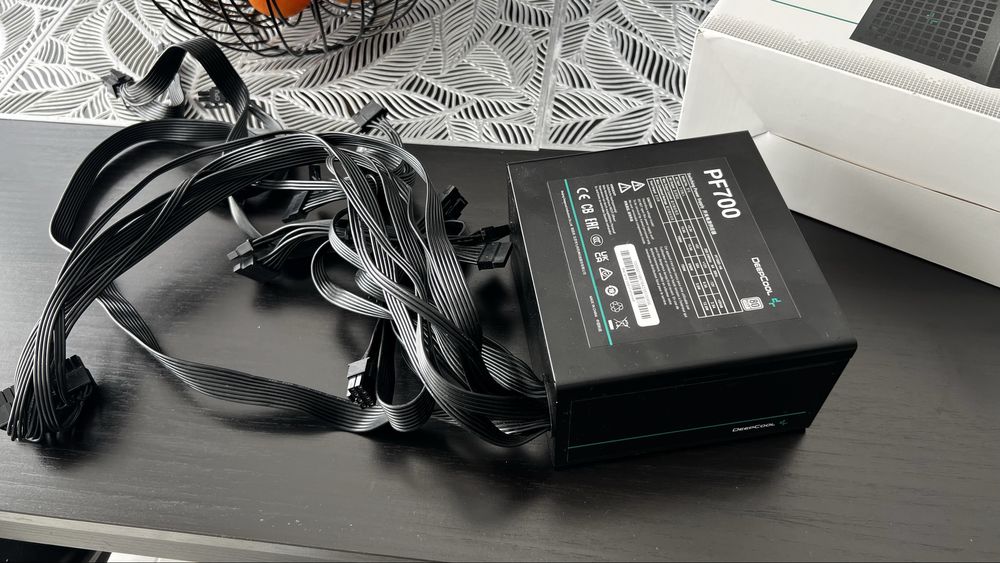 Deepcool 700w захранване за компютър