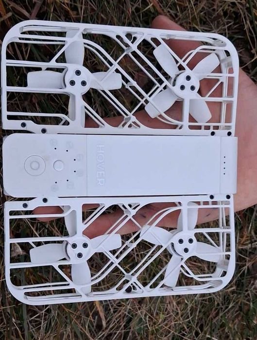 Vând drona inpecabila   mere  bine se controleaza din telefon