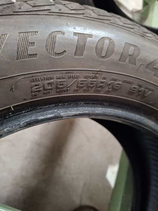 2 Anvelope M+S  205 55 r16 Goodyear
