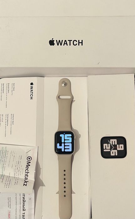 Apple Watch SE (Gen2) 40 mm starlight Al star SB S/M GPS