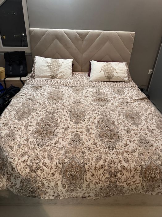 Спалня с матрак и подматрачна рамка + механизъм за багаж