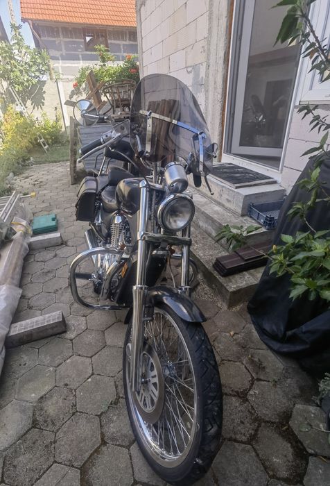 Suzuki VS750 Intruder