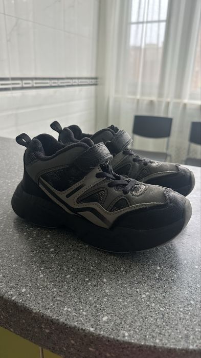 Продам детскую обувь