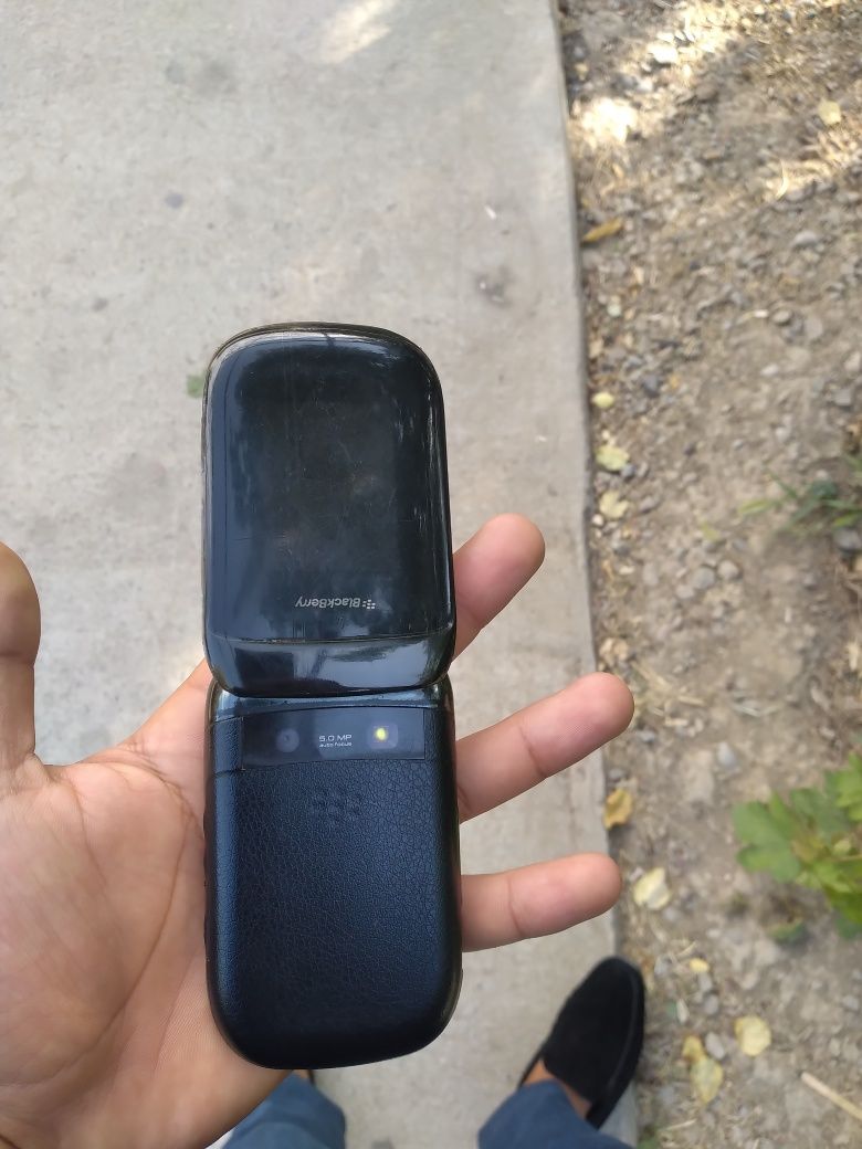 Blackberry 9670.