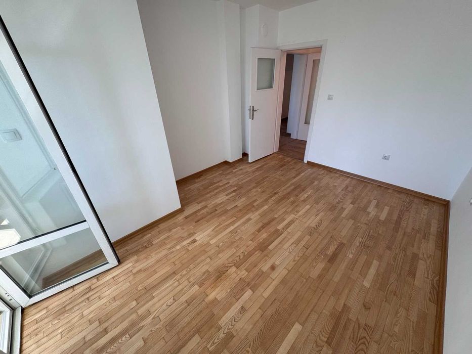 Продава се Многостаен апартамент в Бургас, Лазур - 92 кв.м за 2055 €/кв.м - Снимка #5