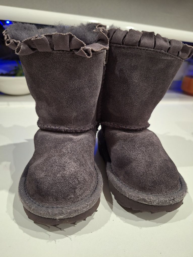 Ботушки Uggs, р-р 22.5