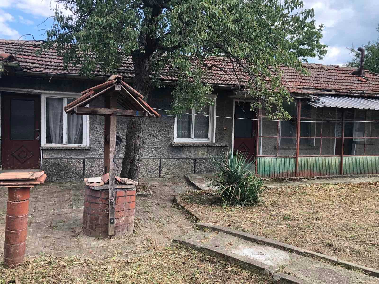 Продава се къща в село Козаревец