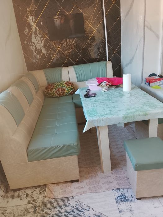 Уголок диван сатылады