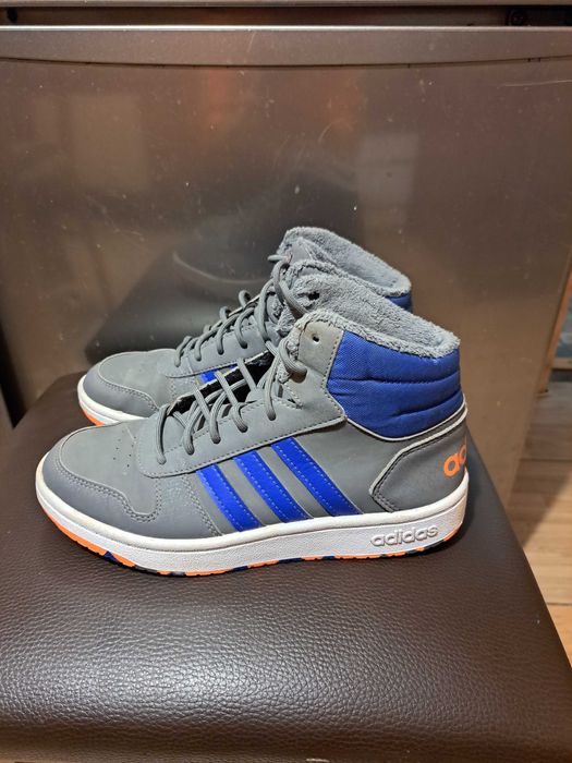 Vand pantofi sport Adidas ca noi