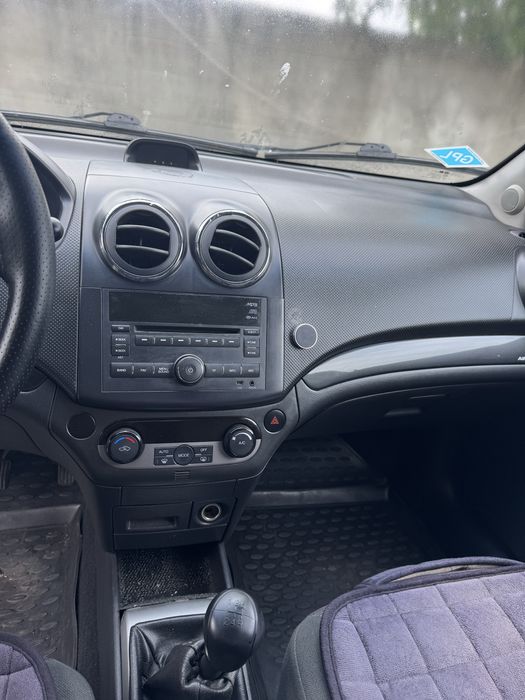 Se vinde chevrolet aveo lt 2010