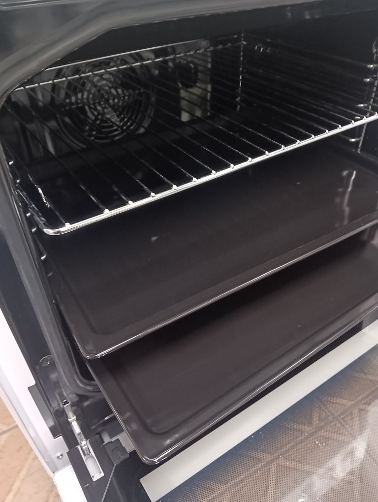 Свободно стояща печка с керамичен плот Gorenje  24 месеца гаранция!