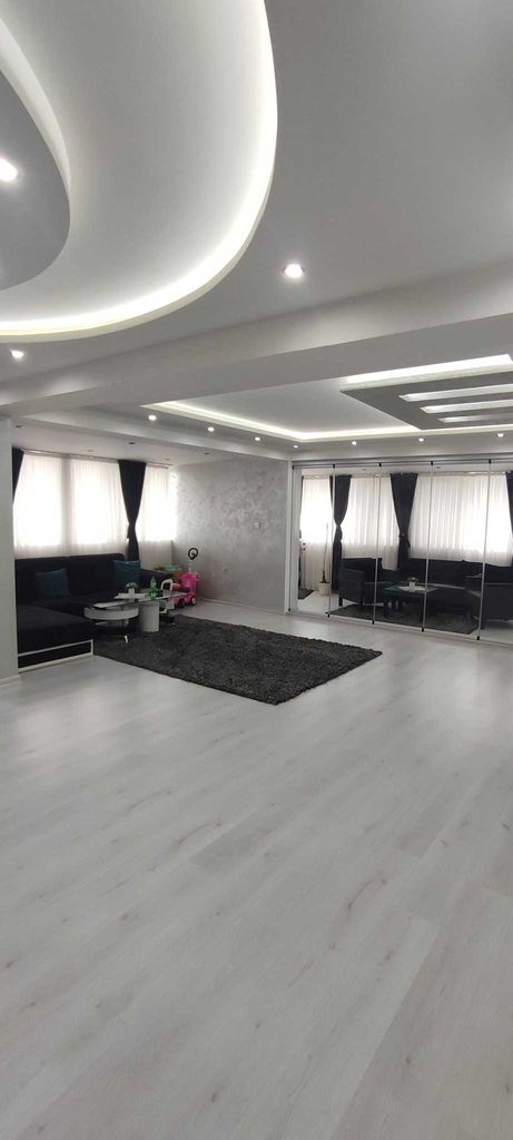 Продава се Тристаен апартамент в Асеновград - 135 кв.м за 1112 €/кв.м - Снимка #6
