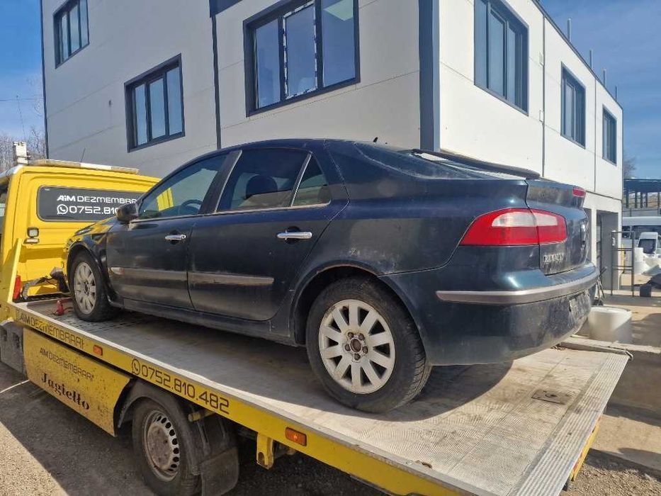 Dezmembrez Renault Laguna 2, 2000 benzina F4R-J7 98 KW an 2004