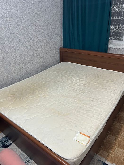 Двуспальная кровать