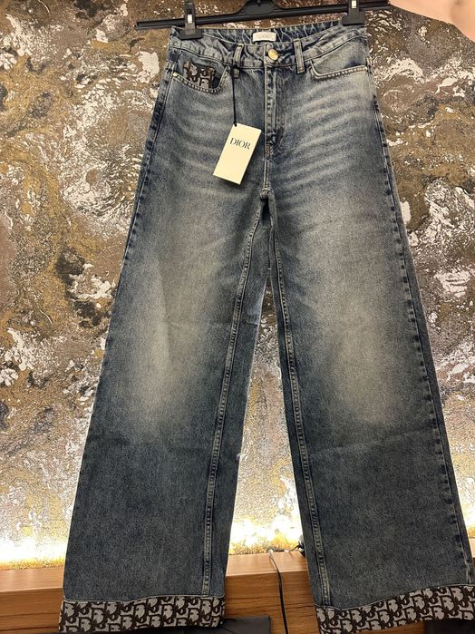 Blugi Dior, calitate premium.