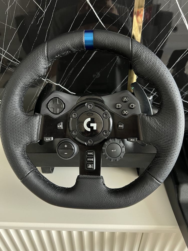 Игровой руль Logitech G923 с педалями