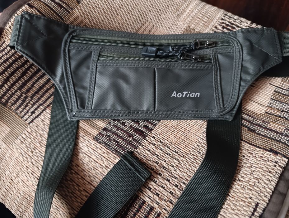 Качественная поясная сумка для бега