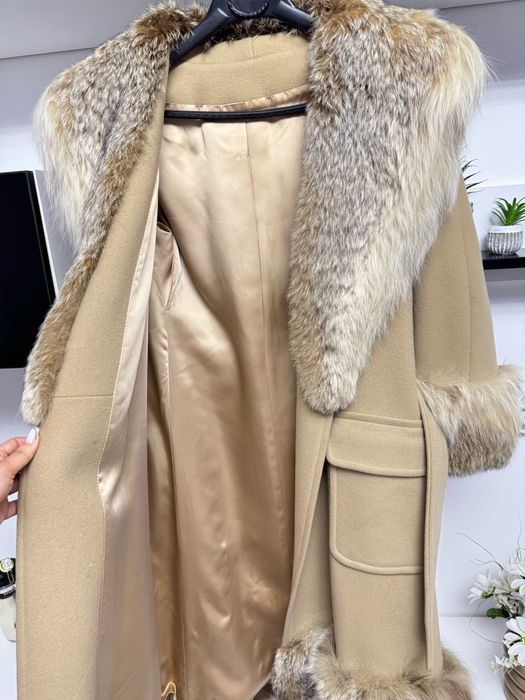 Palton cu blana naturala de n.u.r.c.ă