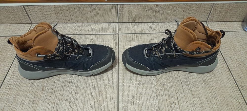 Bocanci Quechua barbati impermeabil drumetie  marime 40