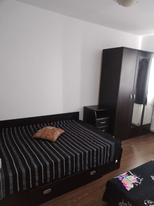 Închiriez apartament Craiovita Noua