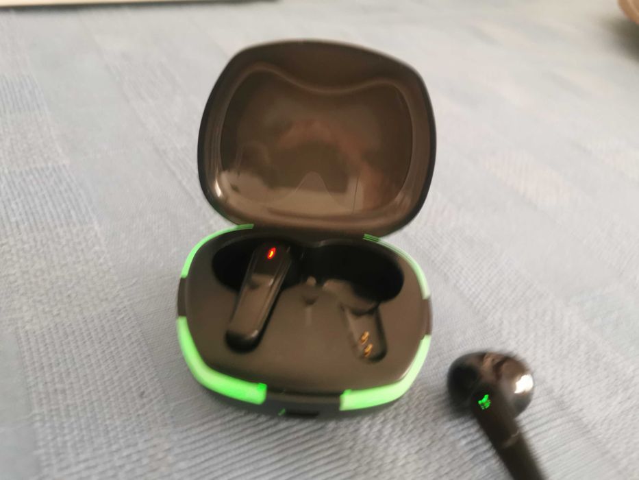 ear buds bluetooth
