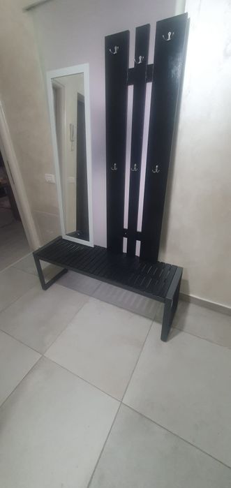 Vând cuier +băncuță+oglindă