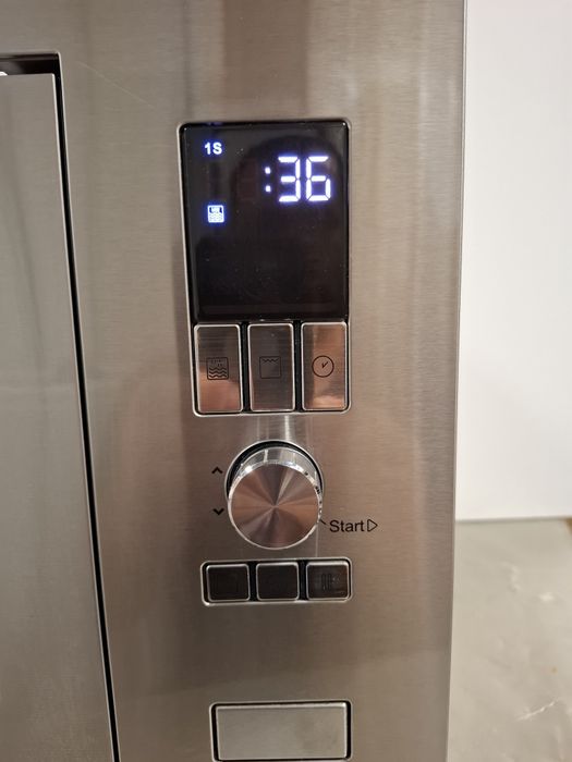 Cuptor microunde grundig incorporabil