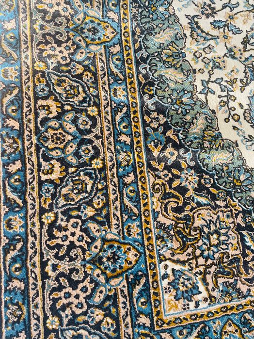 Персийки килим, малко използван